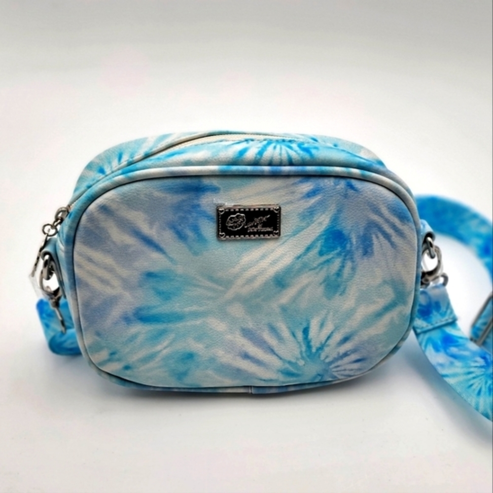Baby blue tie dye Betsey Johnson Luv Betsy‎ crossbody shoulder camera bag NWOT